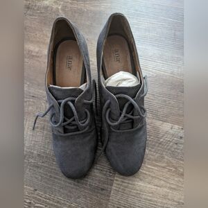 Ana Size 8.5 gray heels